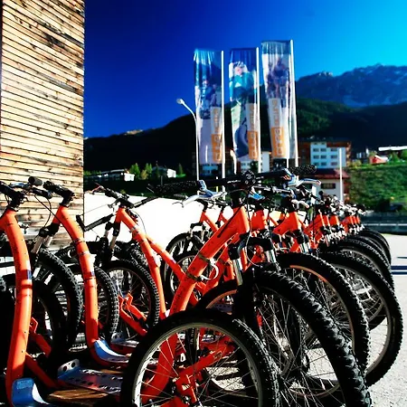 Hotel Cube Savognin Inklusive Skipass 3*
