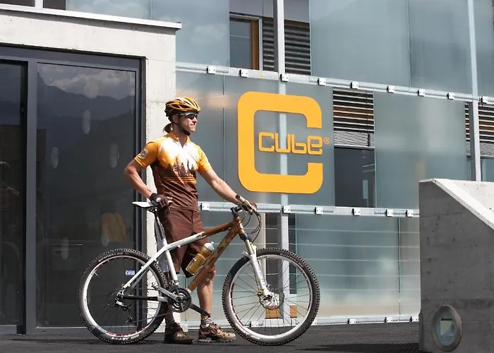 Hotel Cube Savognin 3*